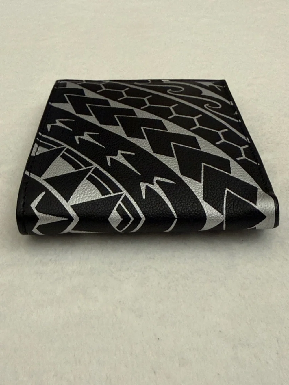 {NWOT} Nakoa | Polynesian Tattoo Art Bifold Leather Wallet Manu by Eugene Ta'ase